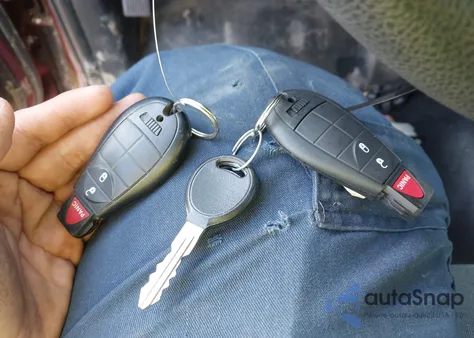 2021 Ram 1500 Classic Ssv 4X4 5'7 Box z USA, uszkodzony, nr VIN 1C6RR7XT3MS555788